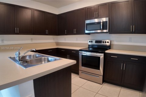 Купить виллу или дом в Майами, Флорида 3 спальни, 154.4м2, № 2052428 - фото 16