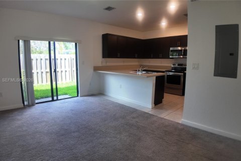 Купить виллу или дом в Майами, Флорида 3 спальни, 154.4м2, № 2052428 - фото 11