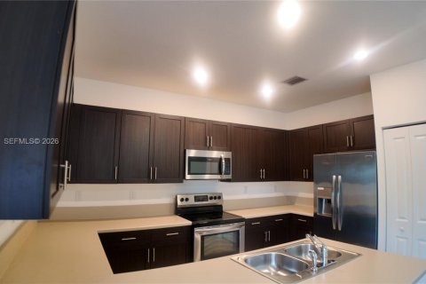 Купить виллу или дом в Майами, Флорида 3 спальни, 154.4м2, № 2052428 - фото 17