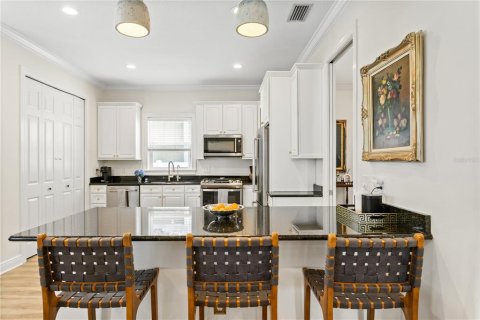 Casa en alquiler en Tampa, Florida, 5 dormitorios, 307.88 m2 № 1821011 - foto 12