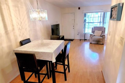 Copropriété à louer à Lauderdale Lakes, Floride: 1 chambre, 61.5 m2 № 2392553 - photo 6
