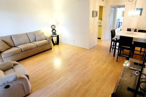 Copropriété à louer à Lauderdale Lakes, Floride: 1 chambre, 61.5 m2 № 2392553 - photo 4