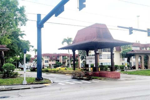 Copropriété à louer à Lauderdale Lakes, Floride: 1 chambre, 61.5 m2 № 2392553 - photo 2