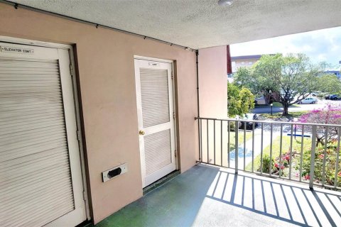Copropriété à louer à Lauderdale Lakes, Floride: 1 chambre, 61.5 m2 № 2392553 - photo 21