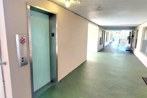 Copropriété à louer à Lauderdale Lakes, Floride: 1 chambre, 61.5 m2 № 2392553 - photo 23