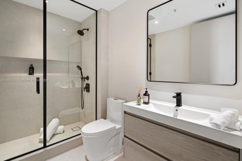 Condo in Coral Gables, Florida, 3 bedrooms  № 1763656 - photo 17