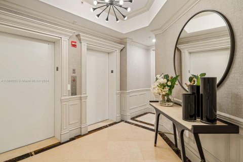 Condo in Coral Gables, Florida, 3 bedrooms  № 1763656 - photo 23