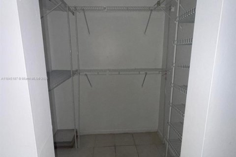 Copropriété à vendre à Tamarac, Floride: 1 chambre, 61.32 m2 № 1962049 - photo 9