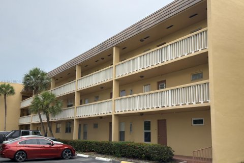 Condominio en Tamarac, Florida, 1 dormitorio  № 1962049