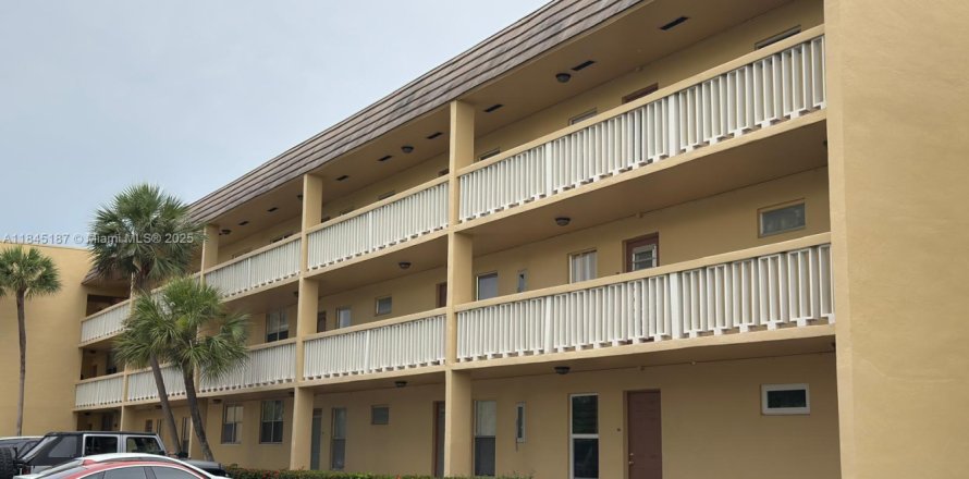 Condo à Tamarac, Floride, 1 chambre № 1962049