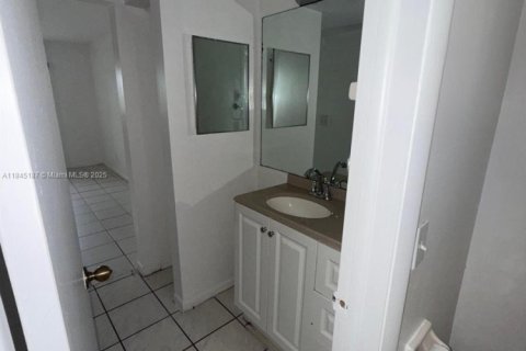 Copropriété à vendre à Tamarac, Floride: 1 chambre, 61.32 m2 № 1962049 - photo 11