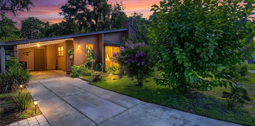House in Ocala, Florida 3 bedrooms, 105.17 sq.m. № 2151935