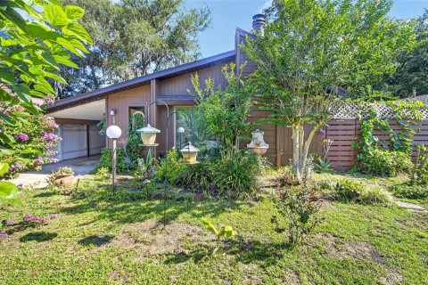 House in Ocala, Florida 3 bedrooms, 105.17 sq.m. № 2151935 - photo 2