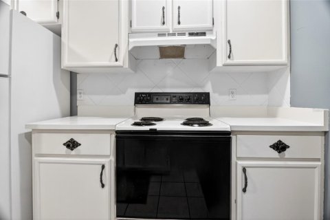 House in Ocala, Florida 3 bedrooms, 105.17 sq.m. № 2151935 - photo 10