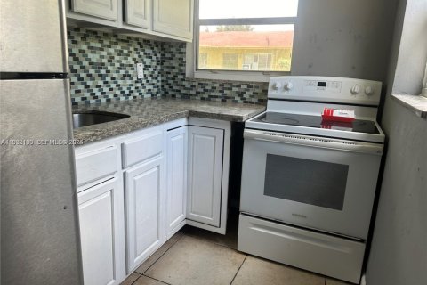 Propiedad comercial en venta en Fort Lauderdale, Florida, 124.58 m2 № 1992722 - foto 2