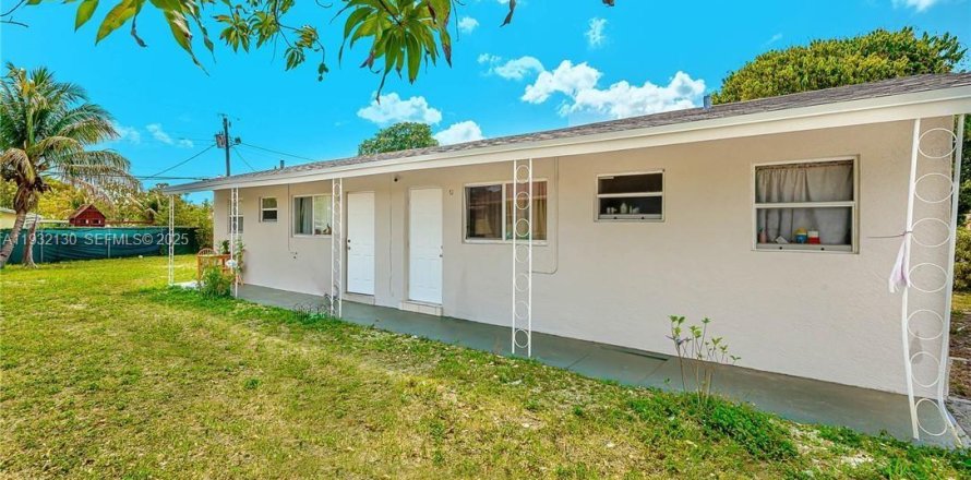 Propiedad comercial en Fort Lauderdale, Florida 124.58 m2 № 1992722