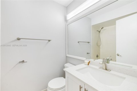House in Pembroke Pines, Florida 2 bedrooms, 98.29 sq.m. № 2076132 - photo 14