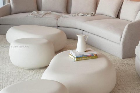 Condominio en venta en Miami Beach, Florida, 3 dormitorios, 274.9 m2 № 1964115 - foto 3