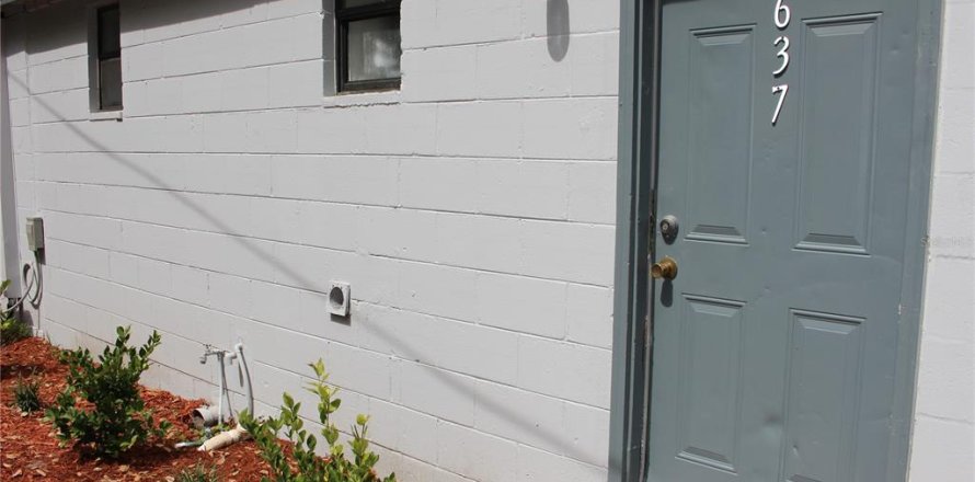 House in Gainesville, Florida 3 bedrooms, 95.04 sq.m. № 1740243
