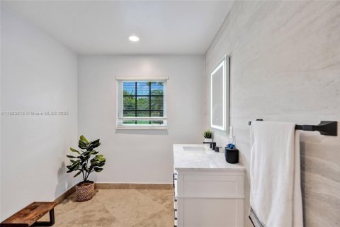 House in Parkland, Florida 7 bedrooms, 364.27 sq.m. № 1929938 - photo 11