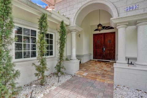 House in Parkland, Florida 7 bedrooms, 364.27 sq.m. № 1929938 - photo 7