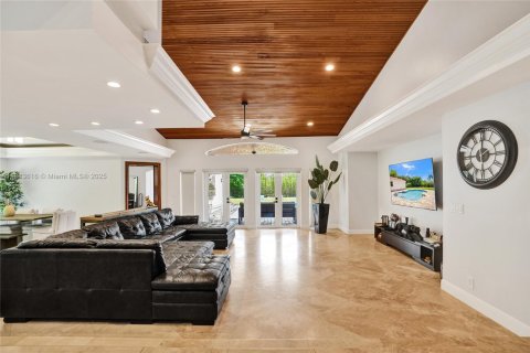 House in Parkland, Florida 7 bedrooms, 364.27 sq.m. № 1929938 - photo 28