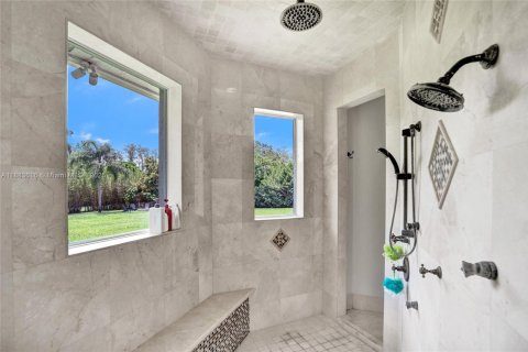House in Parkland, Florida 7 bedrooms, 364.27 sq.m. № 1929938 - photo 27
