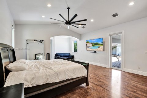 House in Parkland, Florida 7 bedrooms, 364.27 sq.m. № 1929938 - photo 22