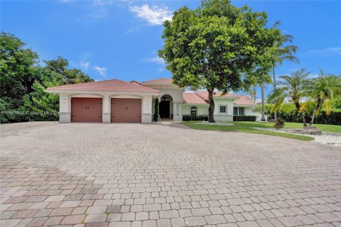 House in Parkland, Florida 7 bedrooms, 364.27 sq.m. № 1929938 - photo 2