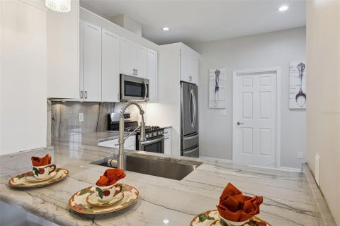Villa ou maison à vendre à Tavares, Floride: 2 chambres, 128.86 m2 № 2411653 - photo 17