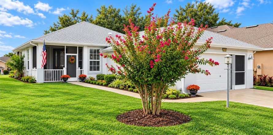 Villa ou maison à Tavares, Floride 2 chambres, 128.86 m2 № 2411653