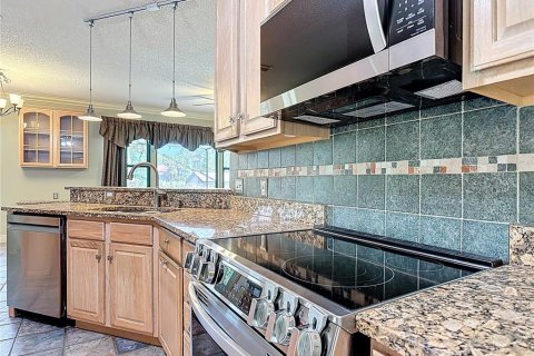 Casa en venta en Deltona, Florida, 4 dormitorios, 288.37 m2 № 1796636 - foto 13