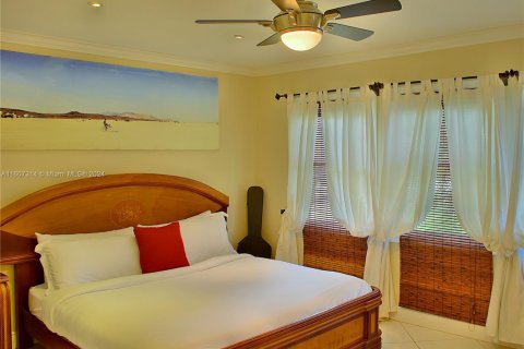 Villa ou maison à louer à Hollywood, Floride: 5 chambres, 361.3 m2 № 1960071 - photo 5