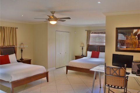 Villa ou maison à louer à Hollywood, Floride: 5 chambres, 361.3 m2 № 1960071 - photo 12