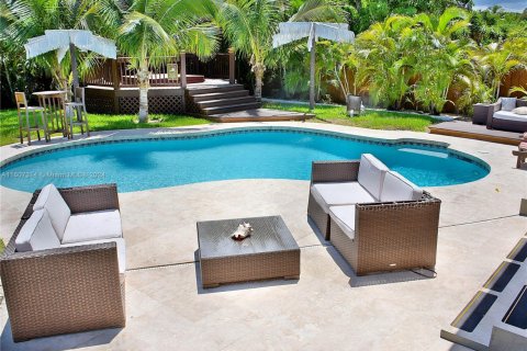 Villa ou maison à louer à Hollywood, Floride: 5 chambres, 361.3 m2 № 1960071 - photo 2