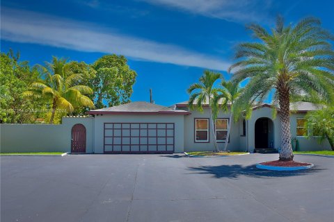 Villa ou maison à louer à Hollywood, Floride: 5 chambres, 361.3 m2 № 1960071 - photo 6