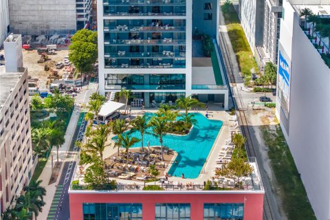 Condominio en alquiler en Miami, Florida, 2 dormitorios, 77.76 m2 № 2012182 - foto 12