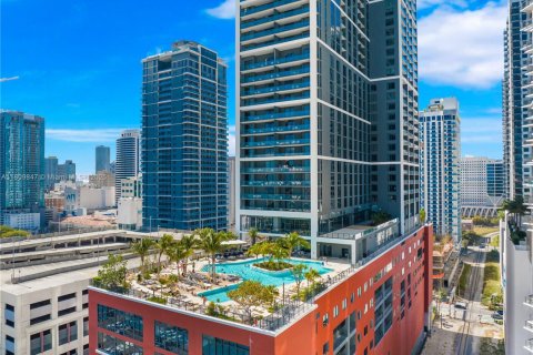 Condominio en alquiler en Miami, Florida, 2 dormitorios, 77.76 m2 № 2012182 - foto 3