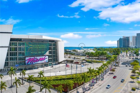 Condominio en alquiler en Miami, Florida, 2 dormitorios, 77.76 m2 № 2012182 - foto 15