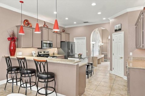 House in Winter Haven, Florida 4 bedrooms, 257.8 sq.m. № 2415449 - photo 23