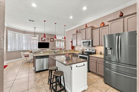 House in Winter Haven, Florida 4 bedrooms, 257.8 sq.m. № 2415449 - photo 21