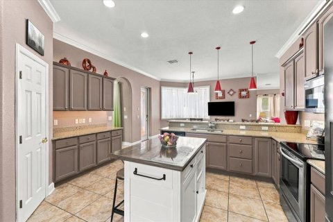 House in Winter Haven, Florida 4 bedrooms, 257.8 sq.m. № 2415449 - photo 25