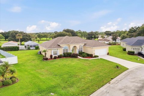 House in Winter Haven, Florida 4 bedrooms, 257.8 sq.m. № 2415449 - photo 5