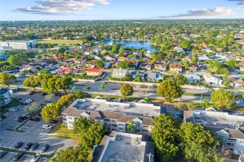Condo in Cutler Bay, Florida, 2 bedrooms  № 1977132 - photo 26
