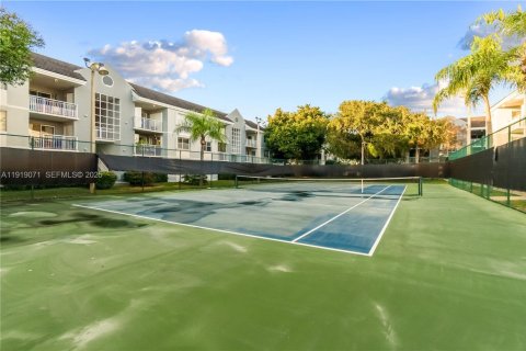Condo in Cutler Bay, Florida, 2 bedrooms  № 1977132 - photo 22