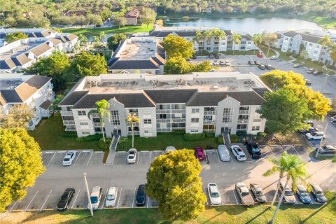 Condo in Cutler Bay, Florida, 2 bedrooms  № 1977132 - photo 25