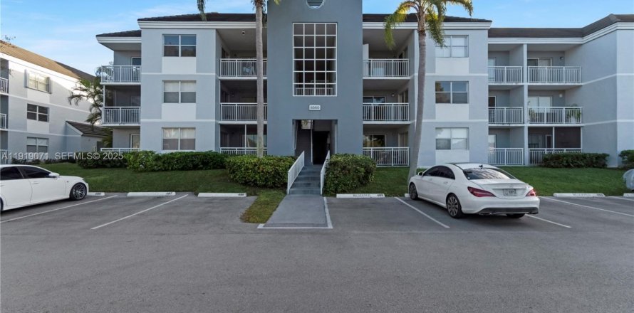 Condo in Cutler Bay, Florida, 2 bedrooms  № 1977132