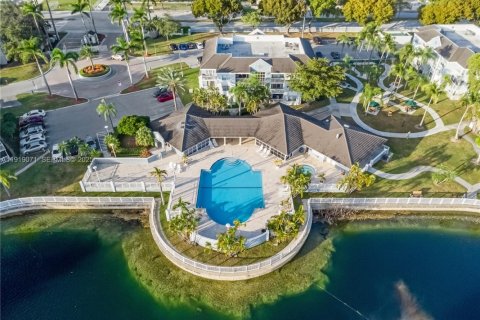 Condo in Cutler Bay, Florida, 2 bedrooms  № 1977132 - photo 15