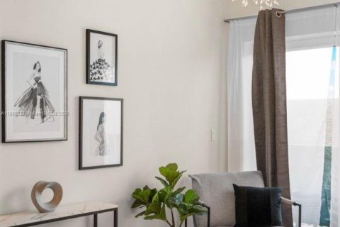 Condo in Hollywood, Florida, 1 bedroom № 1931511 - photo 21