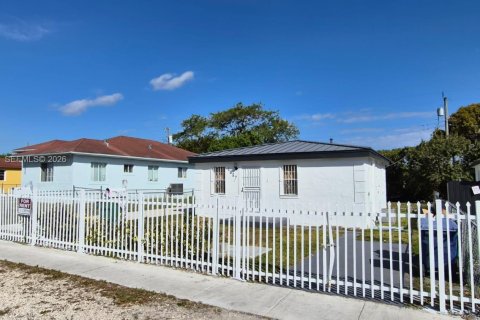 Propiedad comercial en Miami, Florida 117.8 m2 № 2183864